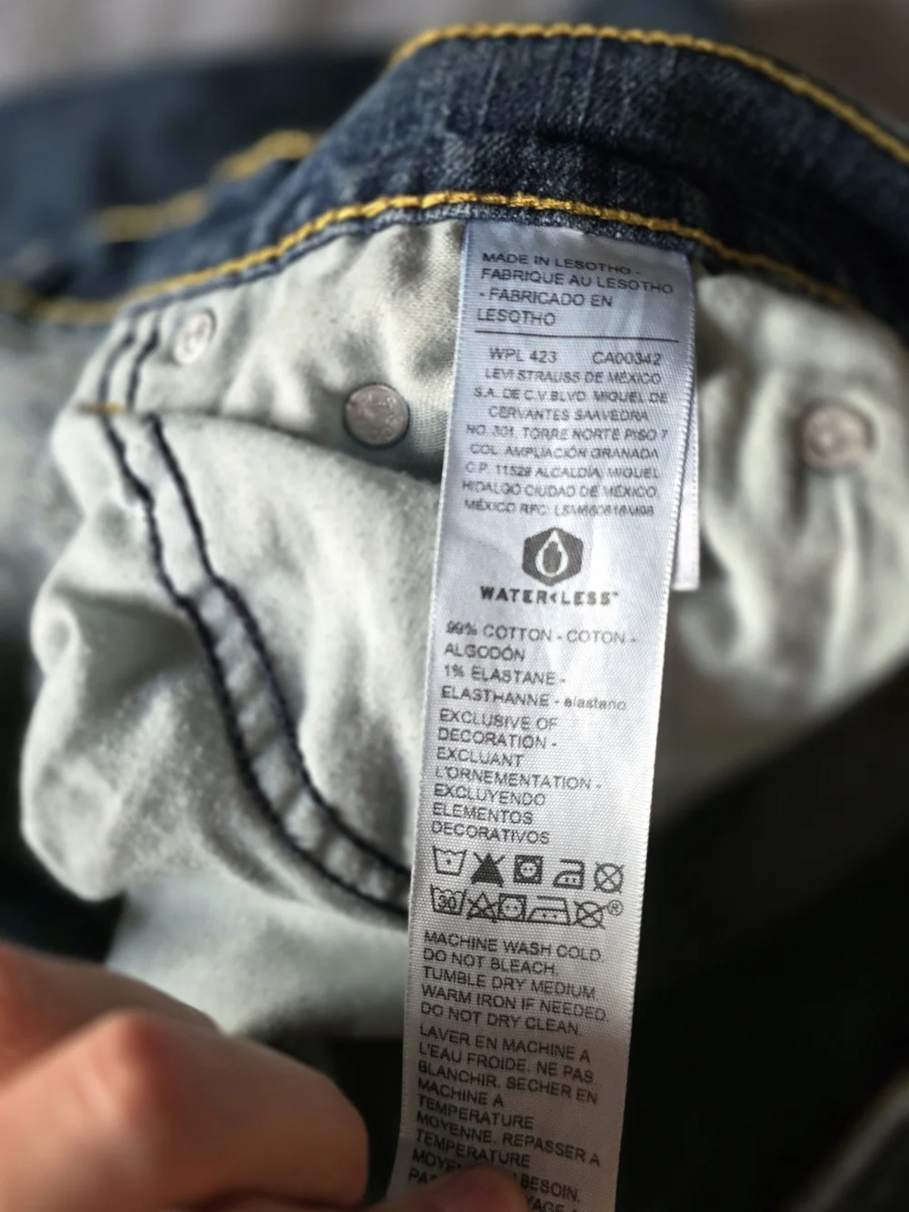 Levis signature by